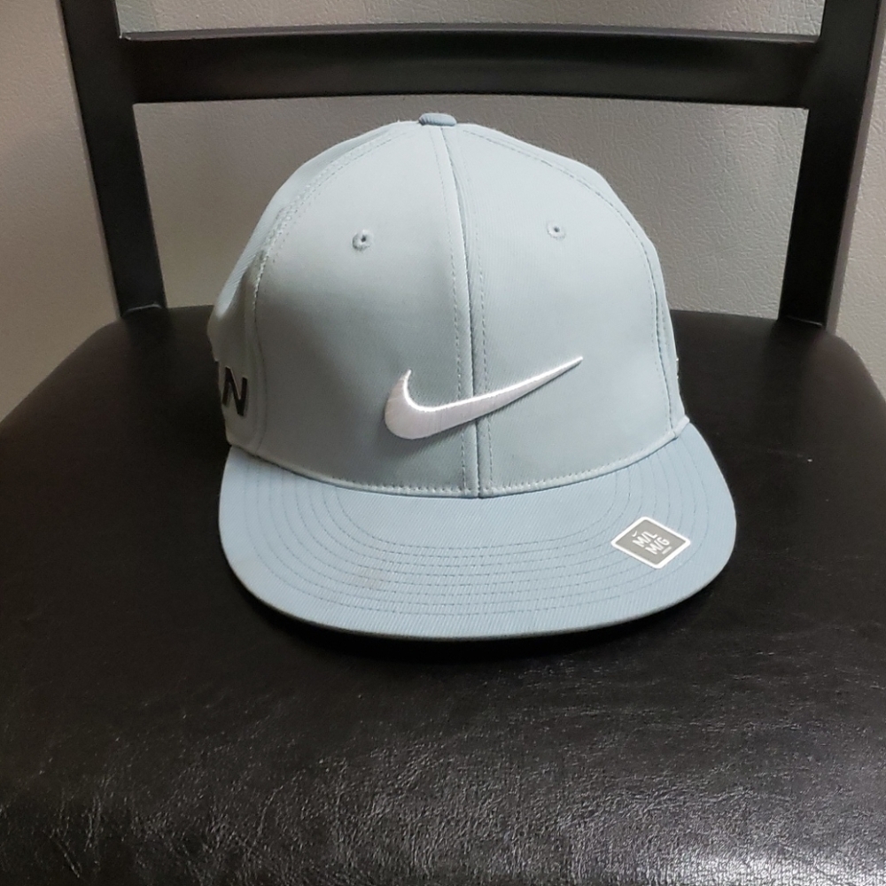Hat - Picture 2 of 4
